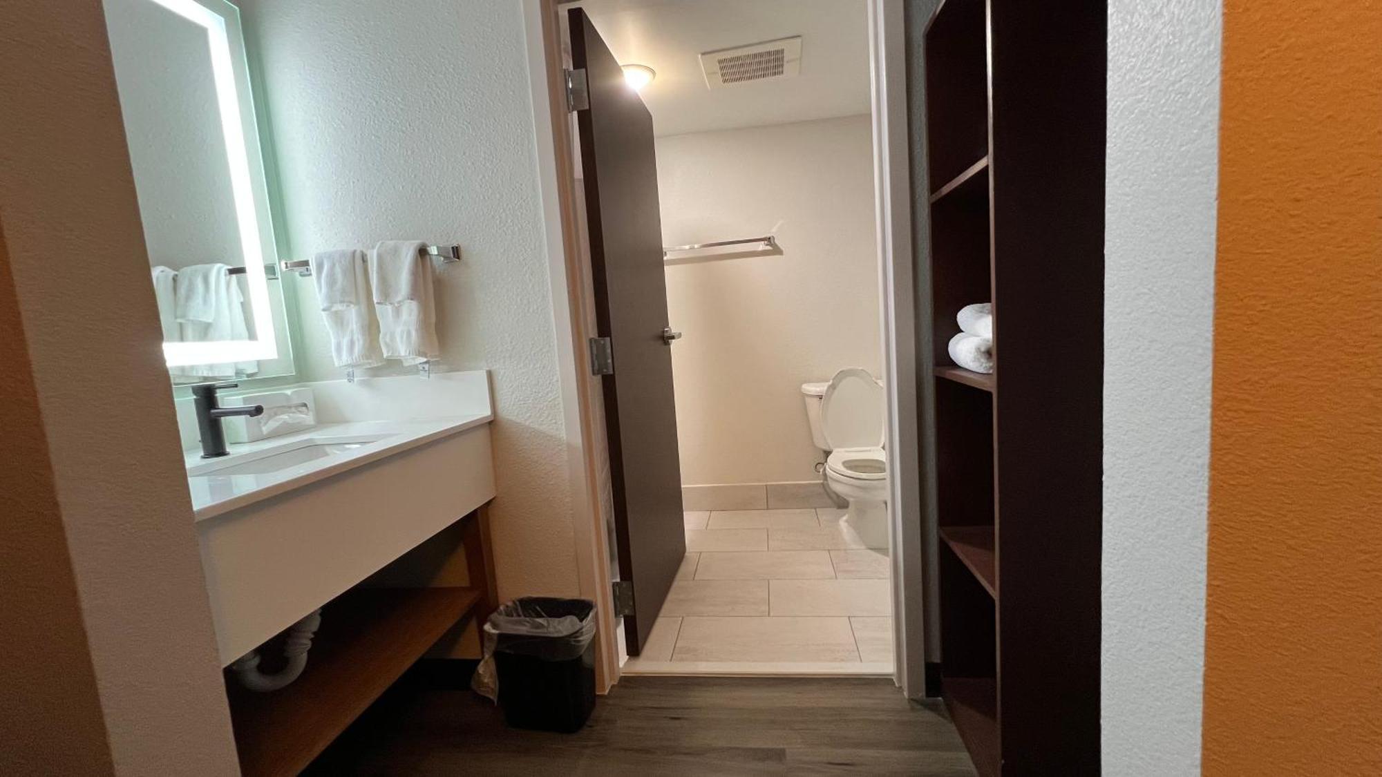 Country Inn & Suites By Radisson, Lsu - Medical Corridor Baton Rouge Eksteriør billede